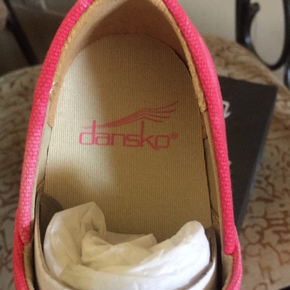 11.5-12 (29) Dansko kids Tie-Dye pink clogs - Picture 5 of 7